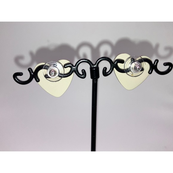 Leopard Print Heart Shaped .75 Inch Earrings! - Picture 7 of 8